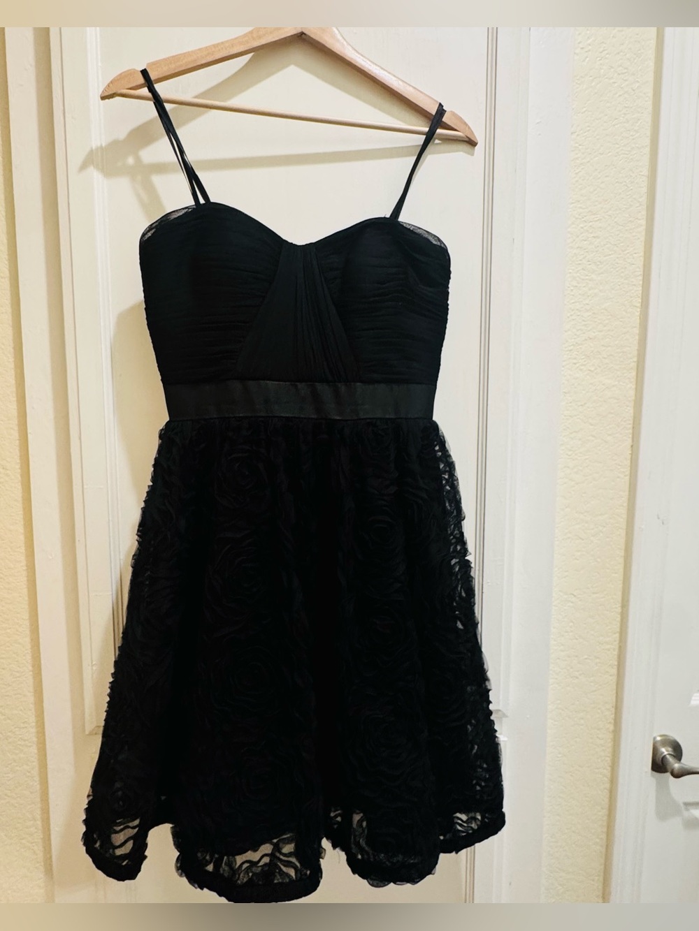 Adrianna Papell Evening Black Rosette Cocktail Dress – Size 4